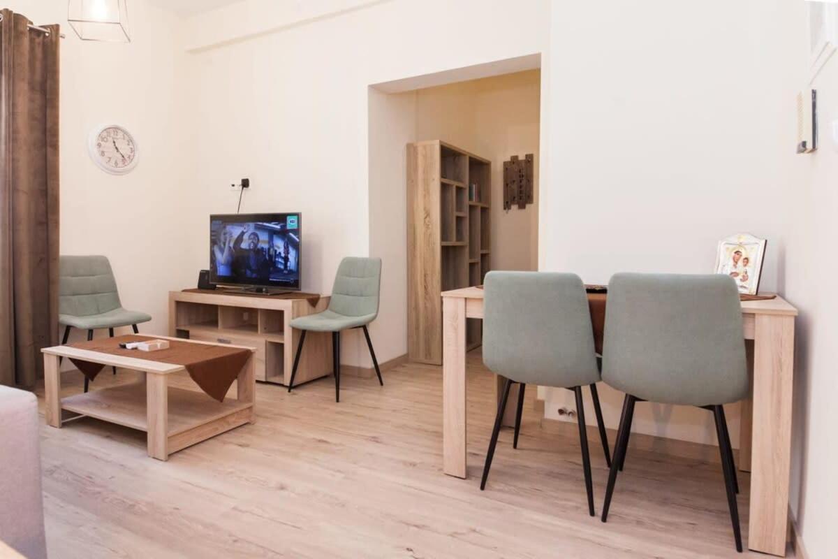 Brand New 2 Bedroom Haven Apt In Galatsi Atenas Exterior foto