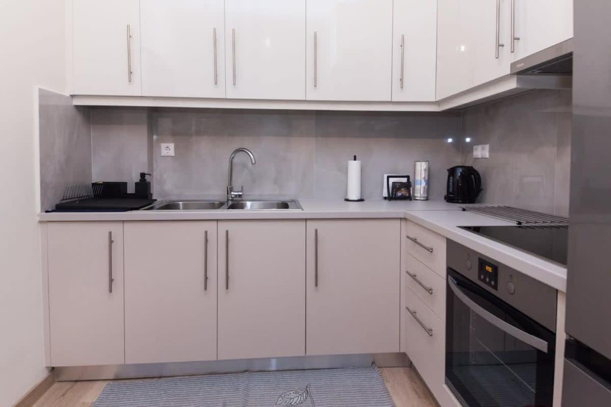 Brand New 2 Bedroom Haven Apt In Galatsi Atenas Exterior foto