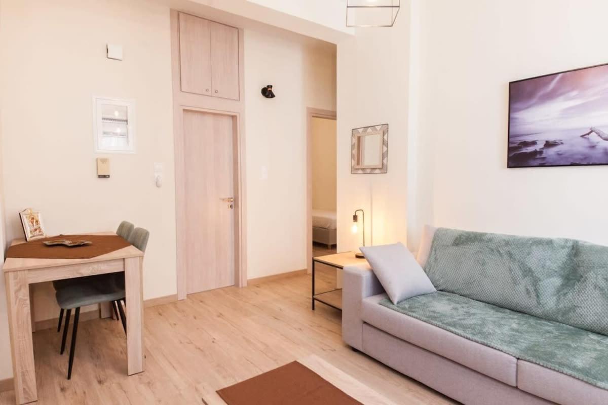 Brand New 2 Bedroom Haven Apt In Galatsi Atenas Exterior foto